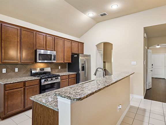 4th image of 3937 Weatherstone Dr