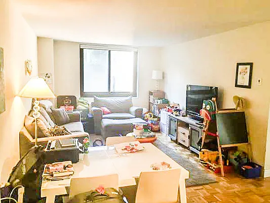 Rented by BLU Real Estate | media 10