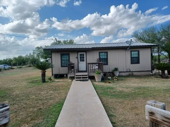52 Colwell Rd, Hebbronville, TX 78361