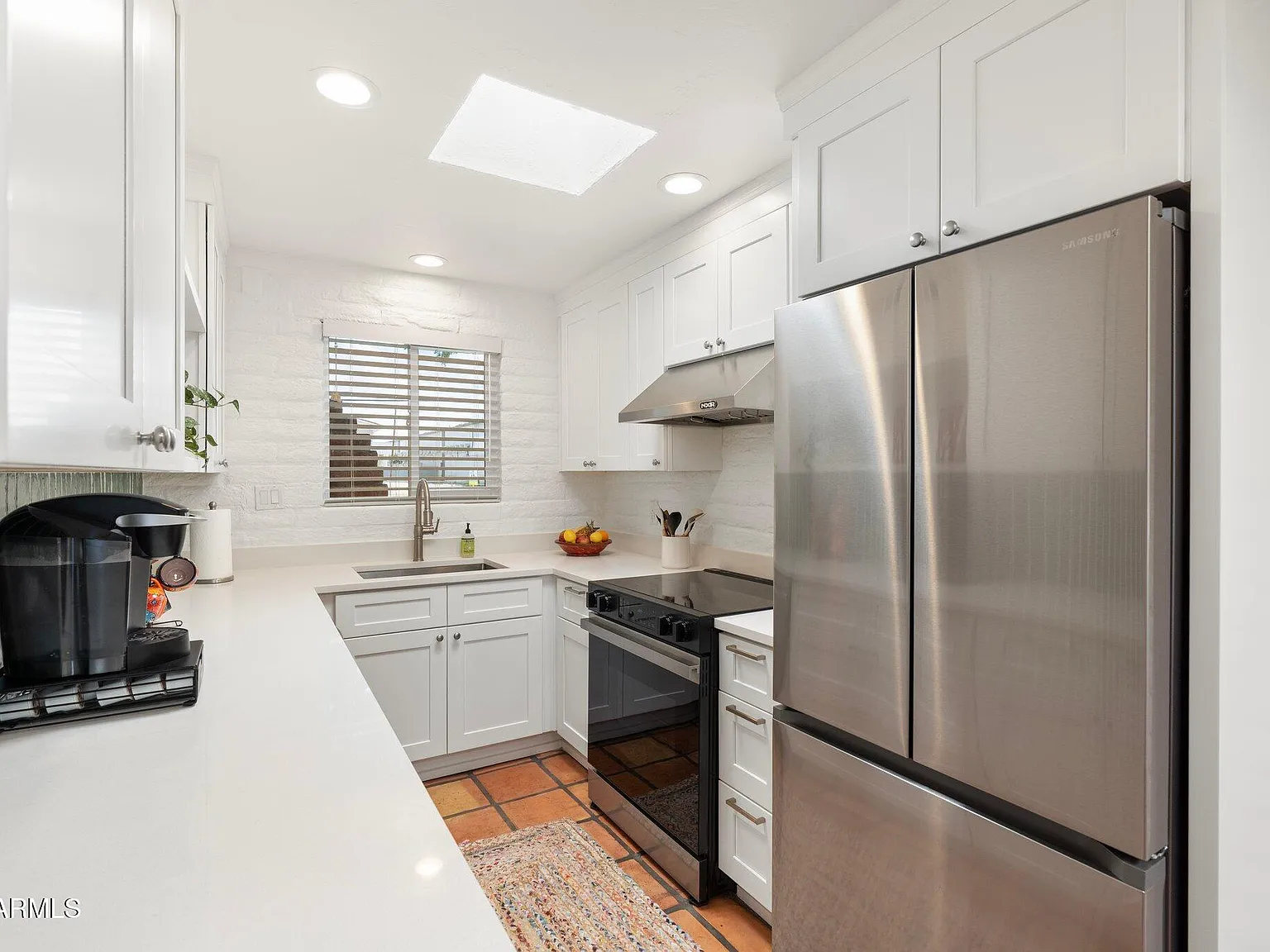 2 bed, 1.5 bath, 936 sqft, $1,875 — Photo 3