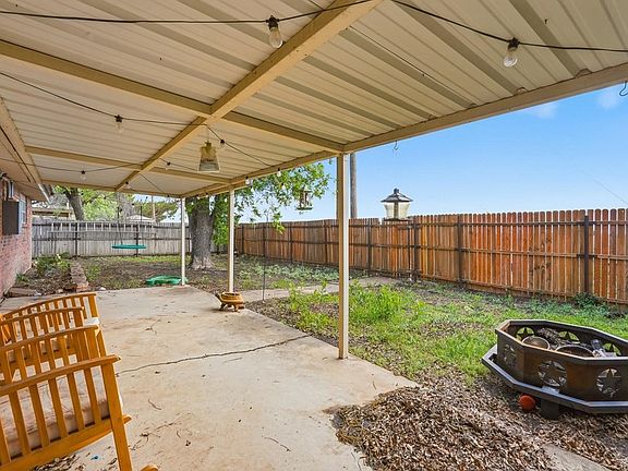 5th image of 1435 Bandera Dr
