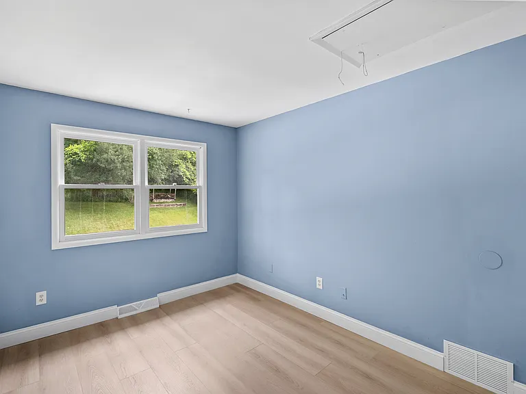 22 Lexington Dr — Photo 25