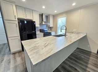 258 Spruce Ave, Highland, MI 48357