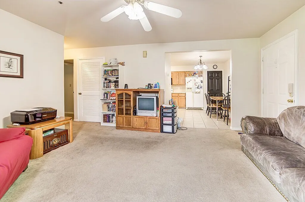 2 bed, 988 sqft, $449 — Photo 3