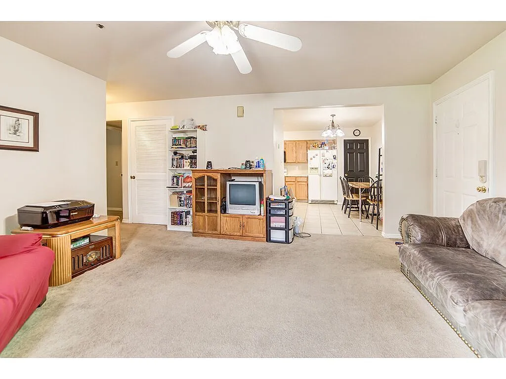 Building Photo - 267 E 500 N #55