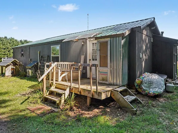 3810 N Finley Lake Ave, Harrison, MI 48625