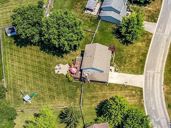 3rd image of 8475 Paul Dr