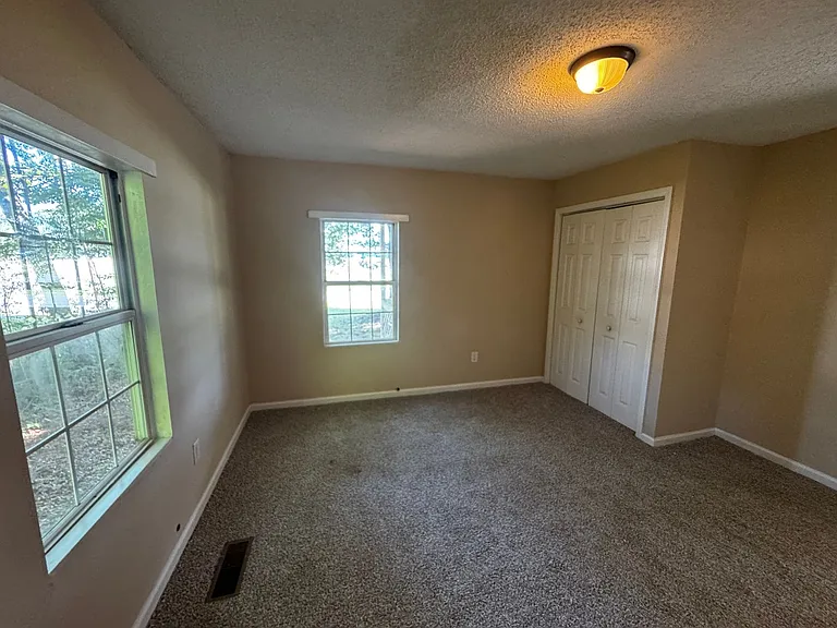 1311 Shelby Rd — Photo 7