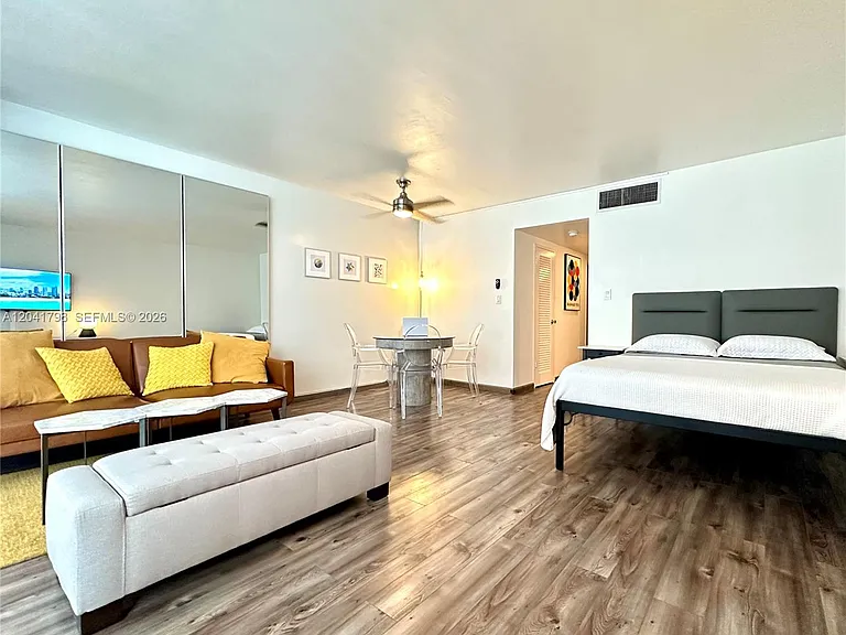 1200 West Ave #724 — Photo 8