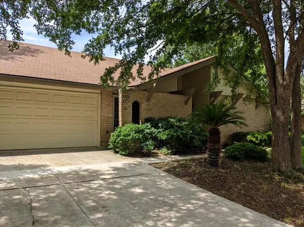 8319 Athenian Dr, Universal City, TX 78148