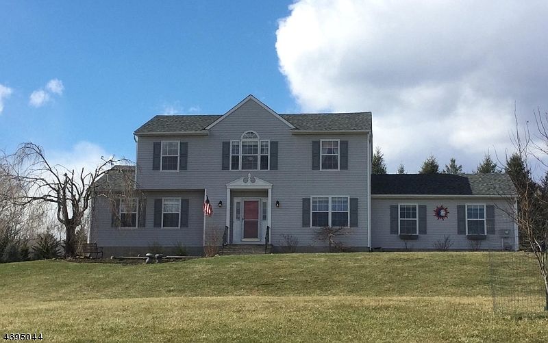 1st image of 5 Eastfield Dr