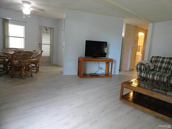 LIGHT GRAY WALLS