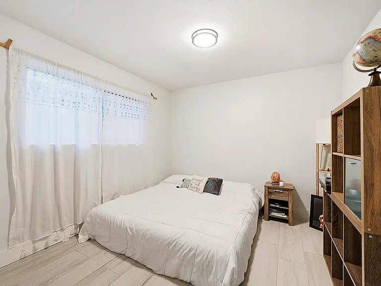 1208 N 31st Ave — Photo 17
