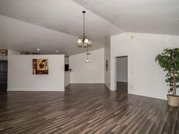 4th image of 7121 W Julie Dr