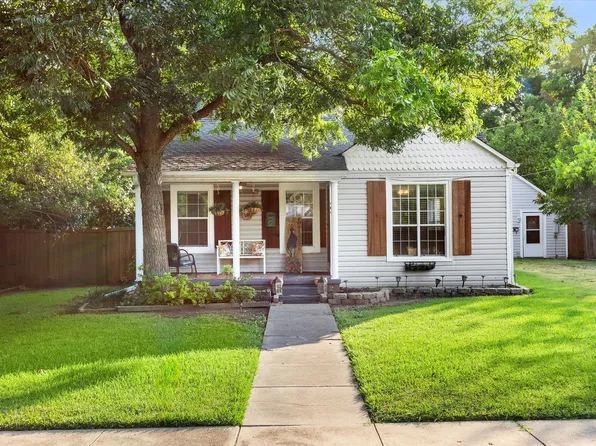 609 N Sherman St, Ennis, TX 75119