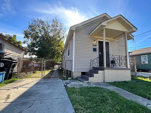 3148 N Prieur St Photo 1
