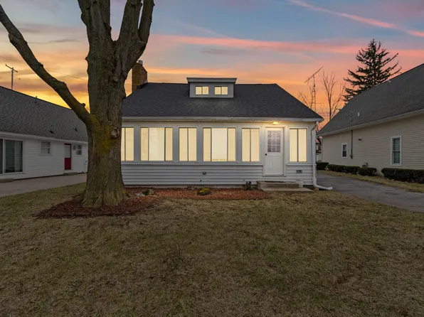 2619 Round Lake Hwy, Manitou Beach, MI 49253