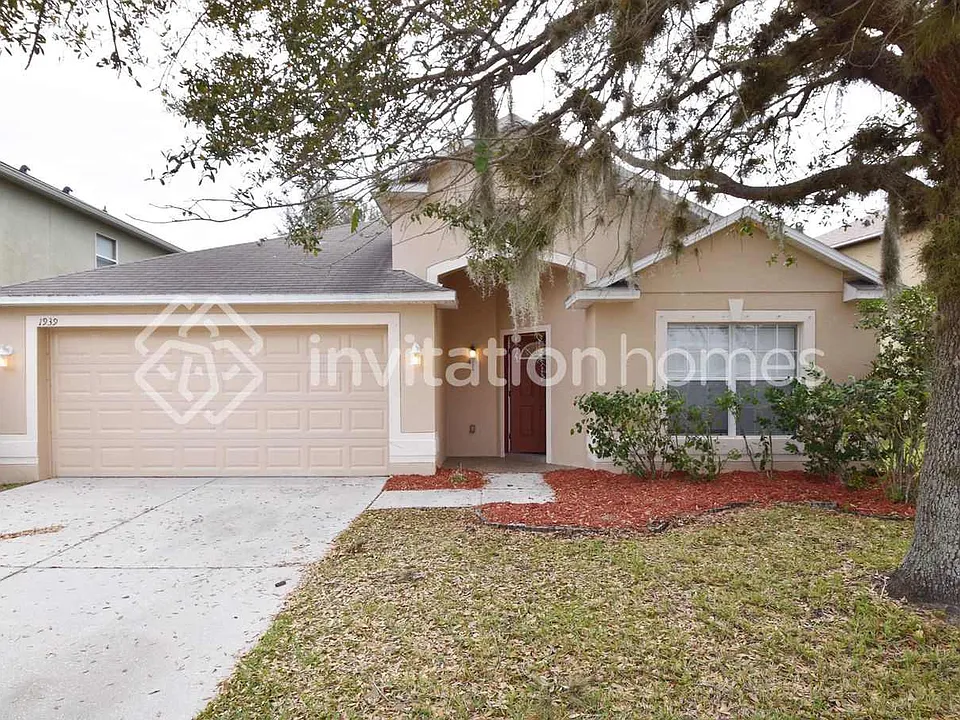 1939 Darlin Cir