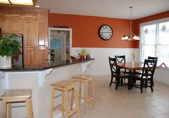 Kitchen Breakfast Area