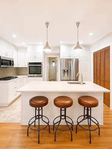 20-45 32nd St #2A Photo 1 20-45 32nd St #2A Photo 1