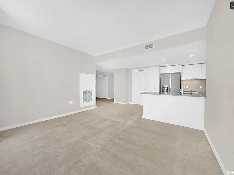 1 Hawthorne St #2J — Photo 5