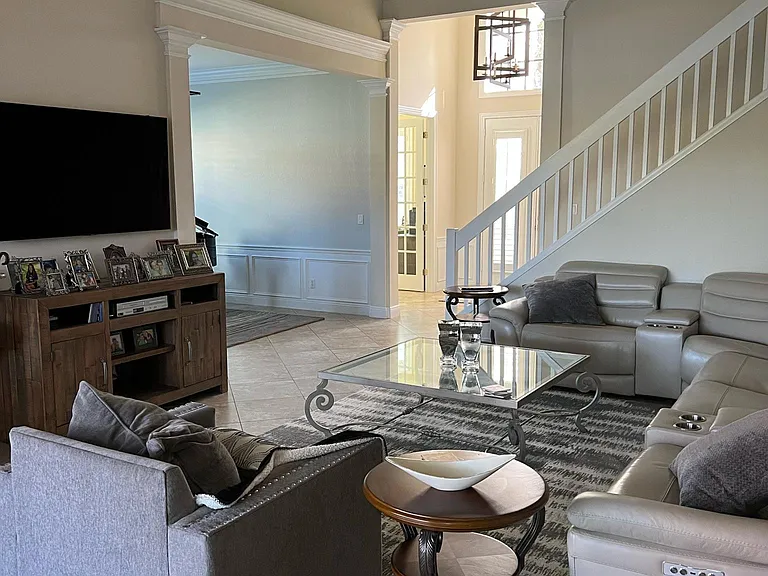 8925 Ventura Way — Photo 5