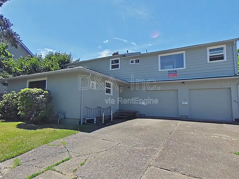 428 NW 25th St — Photo 1
