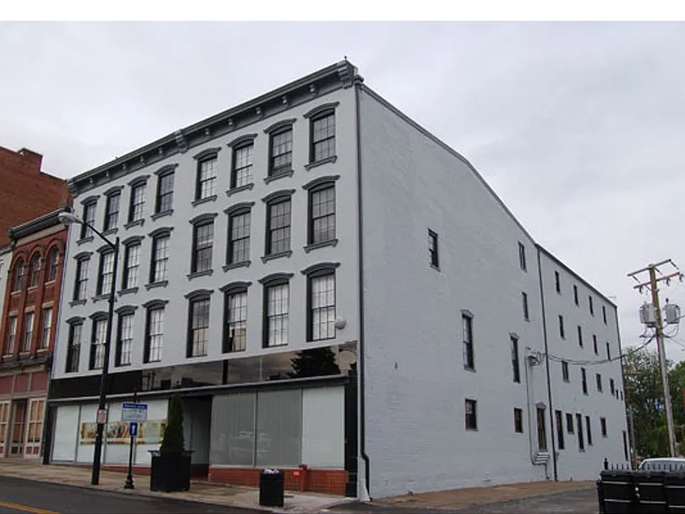 Old Towne Flats — Photo 16