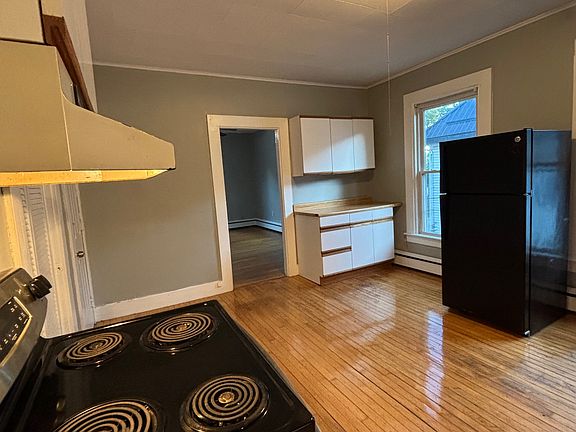 2nd image of 79 2nd St #3