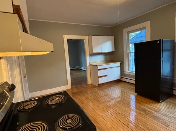 79 2nd St #3, Bangor, ME 04401