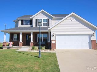 1736 Retriever Ln, Washington, IL 61571