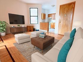 33-15 28th Ave, Astoria, NY