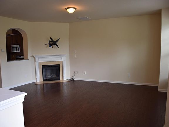 Living: Hardwoods Fireplace