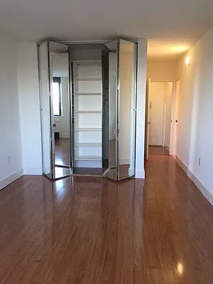 Rented by 280 Park Avenue South Realty | media 17