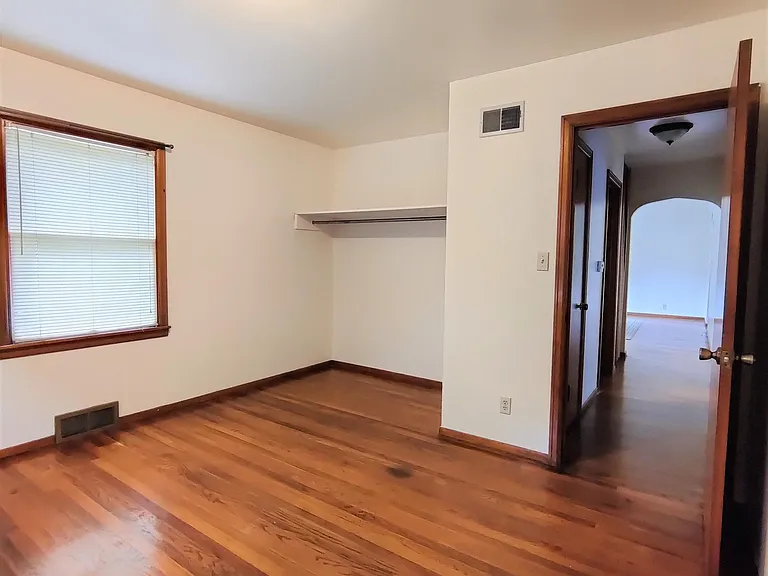 211 Wyoming Ave — Photo 9