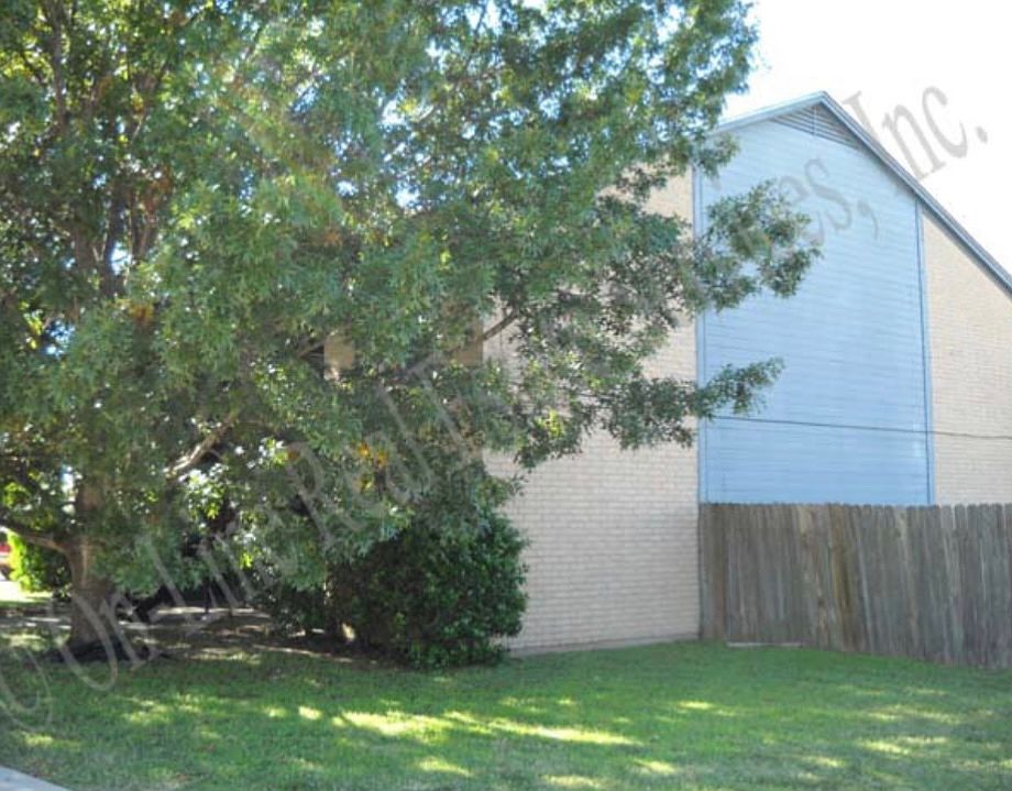 1st image of 1815 Sara Dr #2