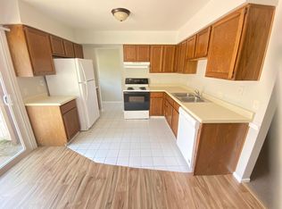 6432 Bella Vista Dr NE, Rockford, MI 49341