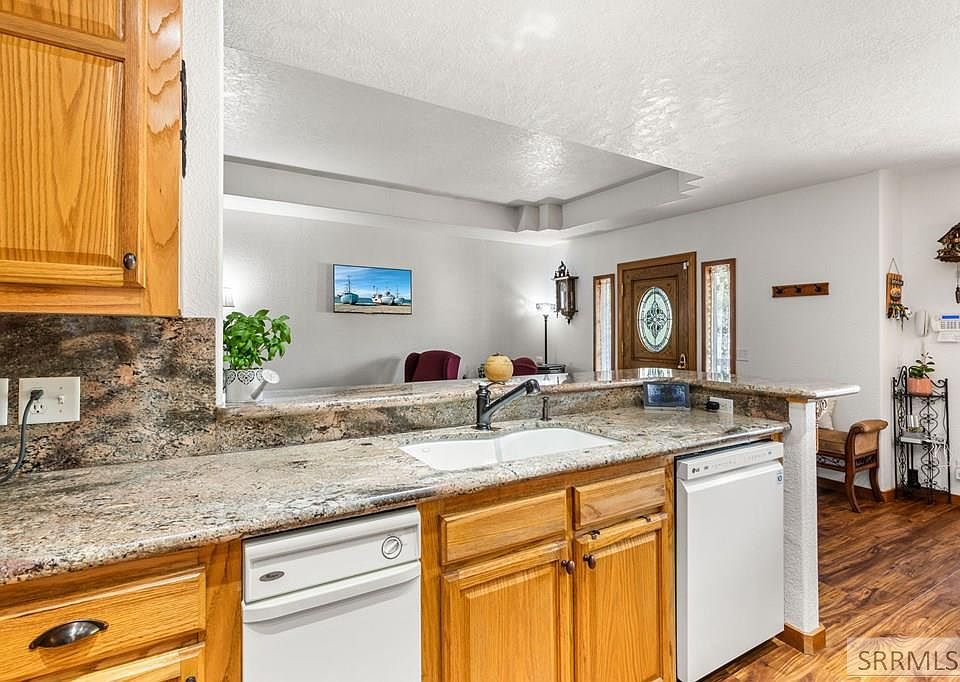 7th image of this home