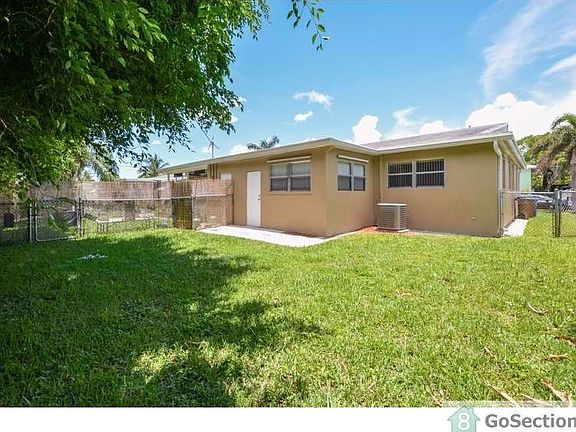 2nd image of 225 SE 9th Ave APT A