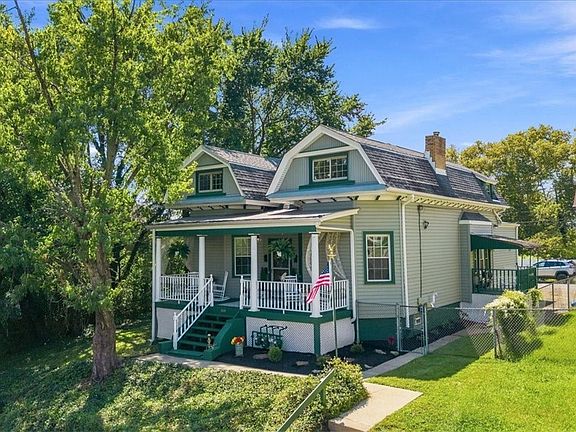 2nd image of 318 Mueller Ave