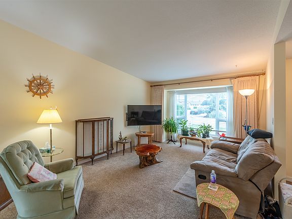 2nd image of 3400 Wilson St #109