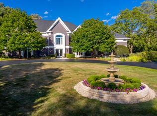 25048 W Middle Fork Rd, Barrington, IL 60010