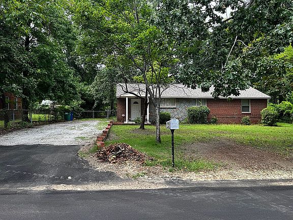 2nd image of 122 Marvin Dr