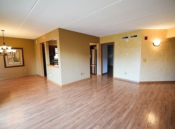 4th image of 1327 Brown St Unit 309