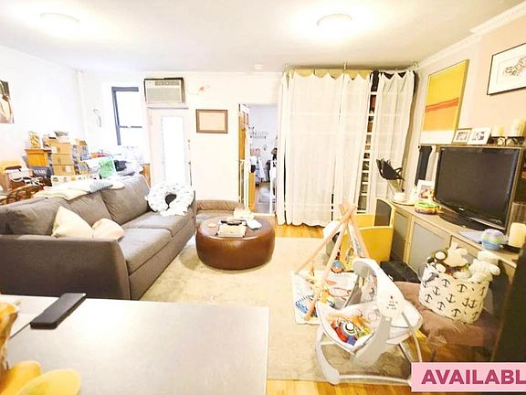 5th image of 107 W 75th St APT B