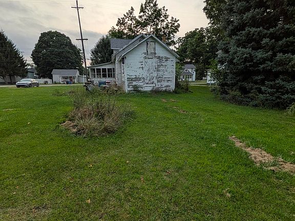 4th image of 210 N Sophia St