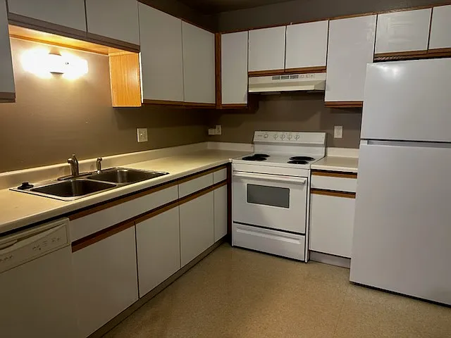 1024 Arcadia Dr — Photo 5