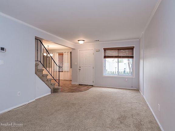 5th image of 48 Alhambra Dr