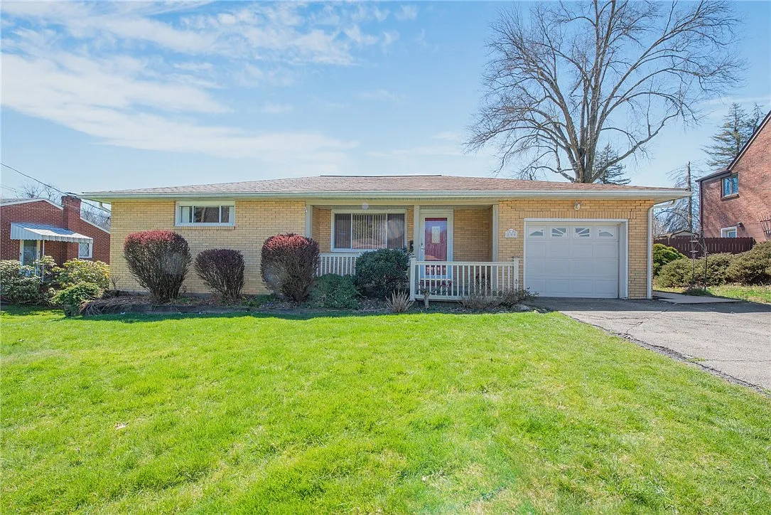 890 Alder Dr photo 1