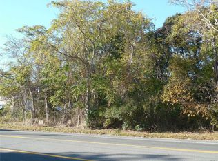 215 E Montauk Hwy, Hampton Bays, NY 11946